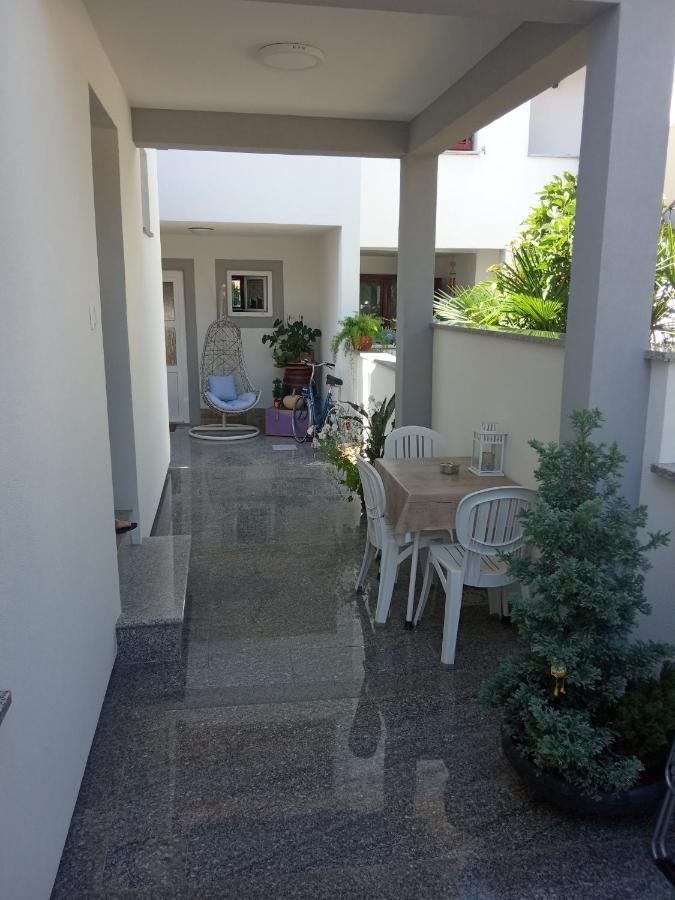 Ivana B4 N1 Poreč Buitenkant foto