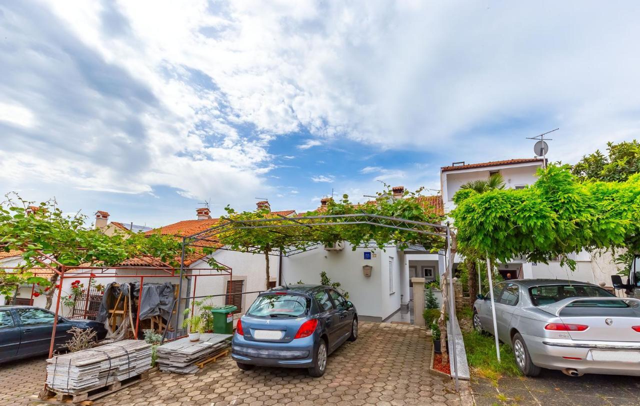 Ivana B4 N1 Poreč Buitenkant foto
